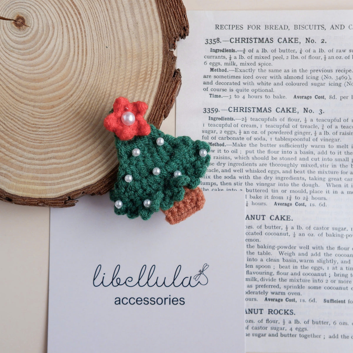 Libellula - Crocheted Christmas Tree Hair Clip with Pearl Details (5cm Clip)